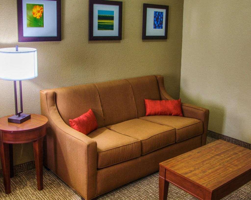 Comfort Suites Plymouth Near Us-30 Room photo