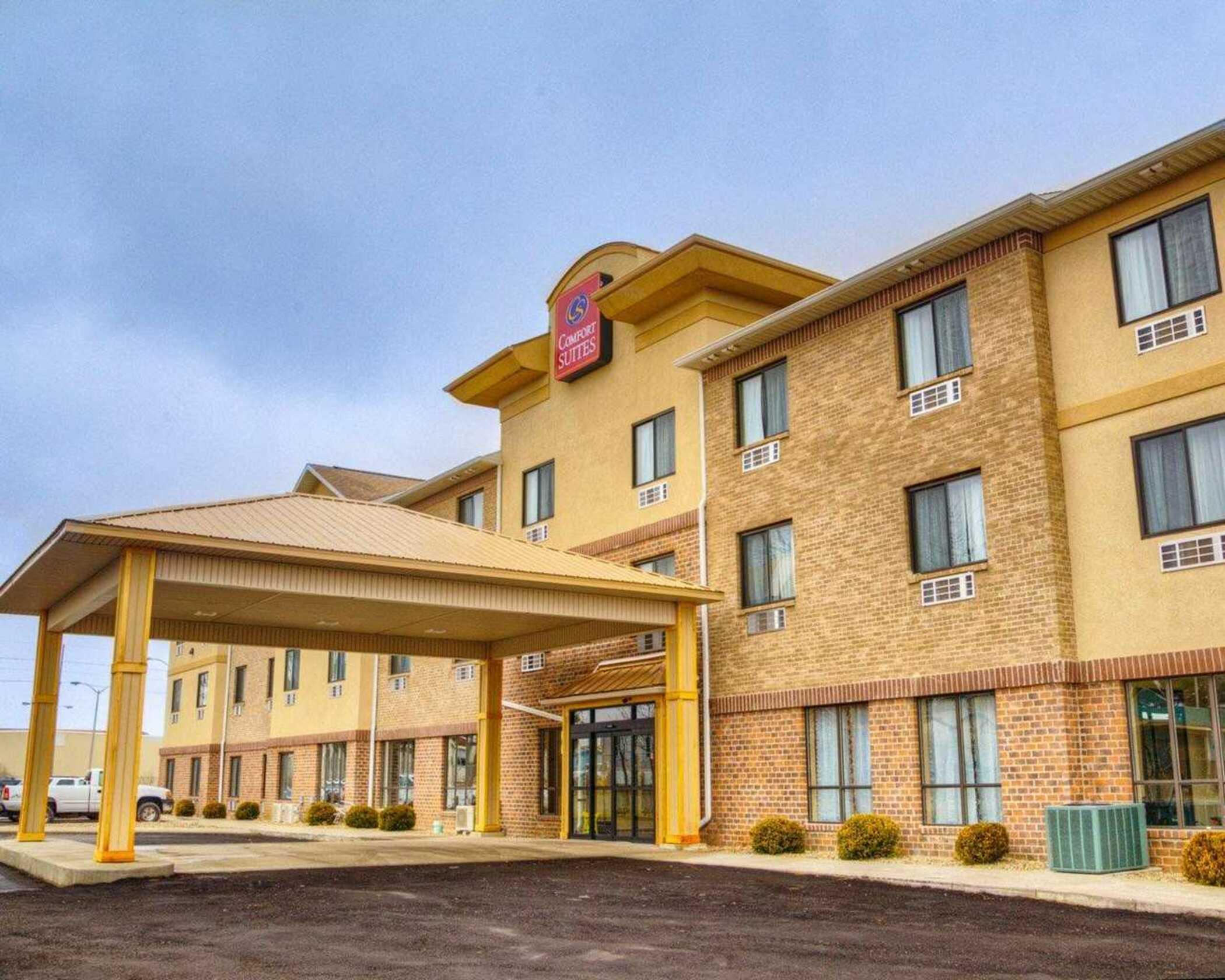 Comfort Suites Plymouth Near Us-30 Exterior photo